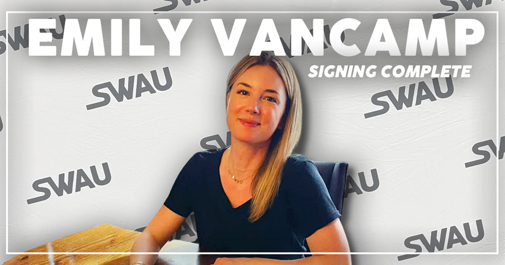 Emily VanCamp Signing Complete!