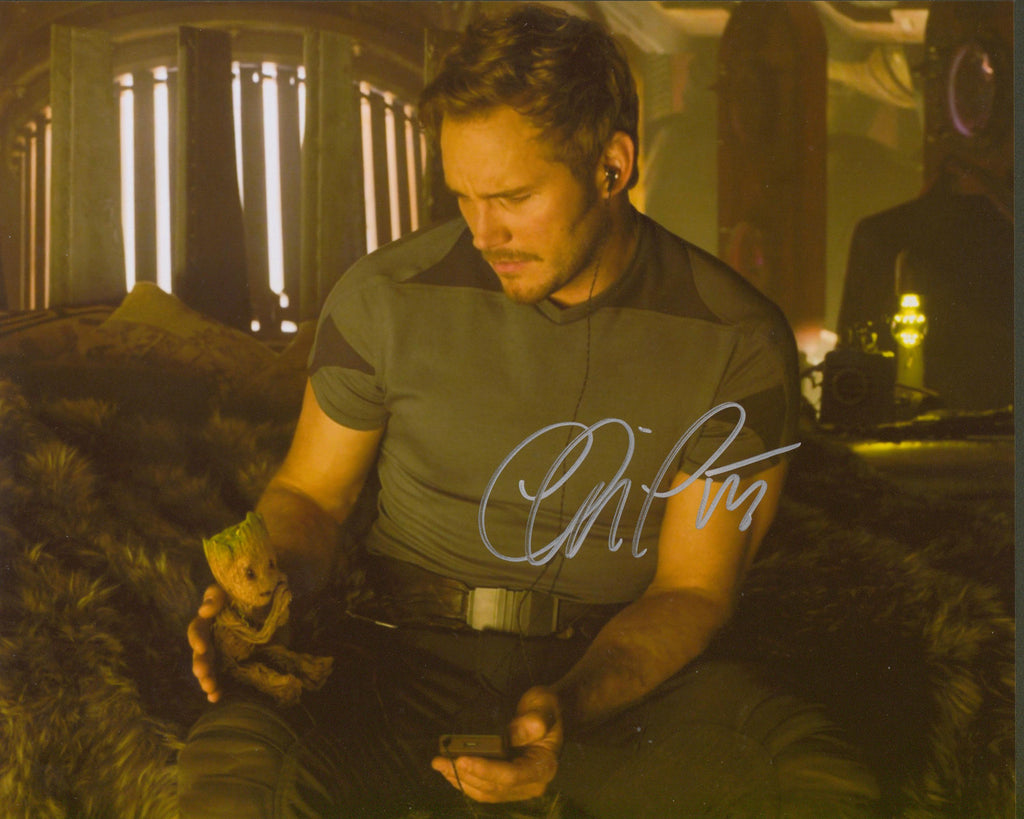 Chris Pratt Signed 11x14 Photo - SWAU Authenticated